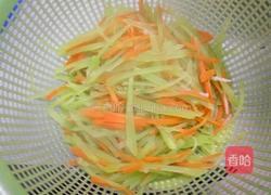 凉拌彩蔬金针菇的做法图解6