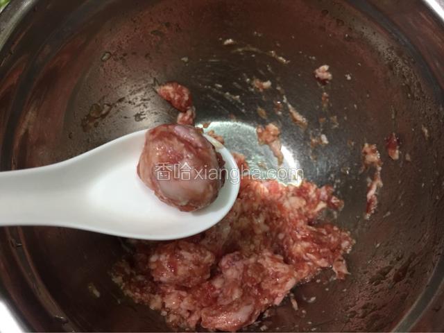 然后用汤匙刮下来