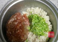 猪肉莲藕饺子的做法图解4