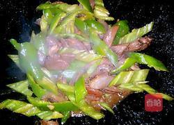 尖椒炒鸭心的做法图解7