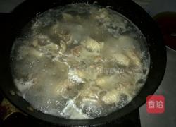 白萝卜炖鸭肉的做法图解1
