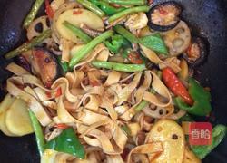 麻辣鱿鱼锅的做法图解5