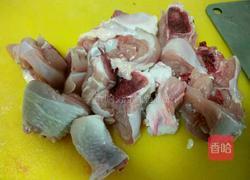 胡萝卜香菇焖鸡腿的做法图解2