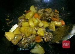 胡萝卜土豆焖鸡腿的做法图解10