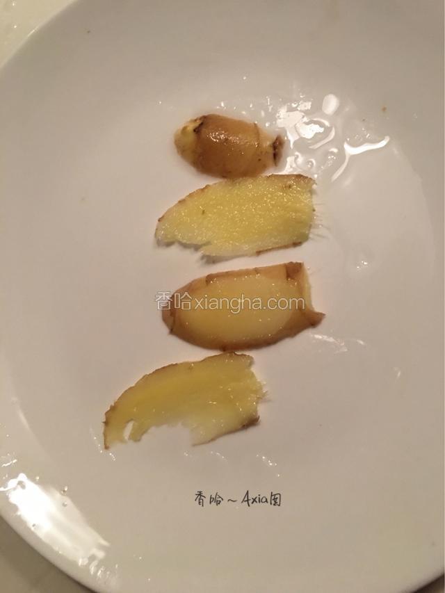 盘里垫姜片