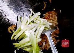 猪肉皮炒白菜杆的做法图解6