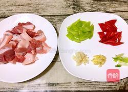 蒜蓉辣椒酱炒五花肉的做法图解2