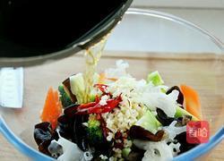 炝拌双耳西蓝花的做法图解7