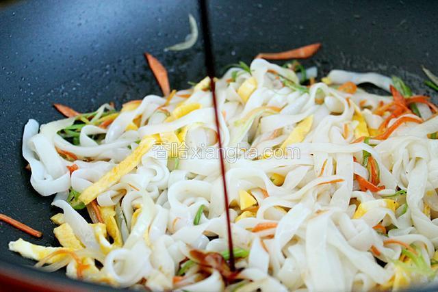 调入李锦记天成一味特级鲜酱油。