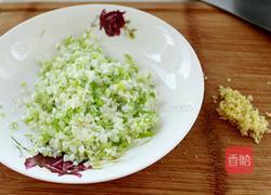 猪肉大葱锅贴的做法图解5