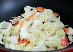 白菜炒年糕的做法图解5