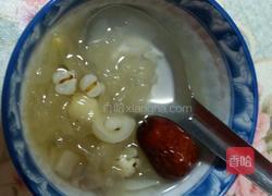 冰糖莲子银耳羹的做法图解4