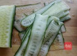 凉拌黄瓜卷的做法图解3