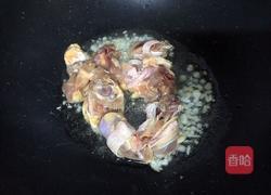 香菇炒鸡腿的做法图解5