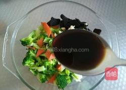 西兰花拌木耳的做法图解9