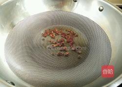 冻豆腐炖鱼的做法图解2