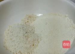 烤箱制作蛋糕的尝试的做法图解1