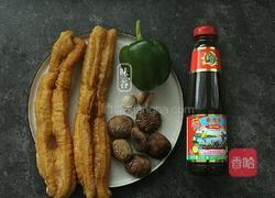 青椒炒油条的做法图解1