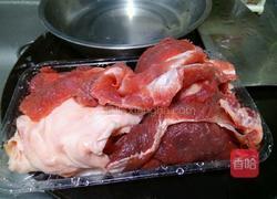 焖牛腩的做法图解1