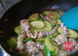 鱼卜炒翠玉瓜的做法图解5