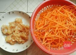 胡萝卜炒鸡胸肉的做法图解2