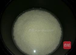 蘑菇肉丁饭的做法图解1