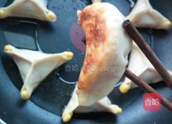 煎蛋抱饺的做法图解1