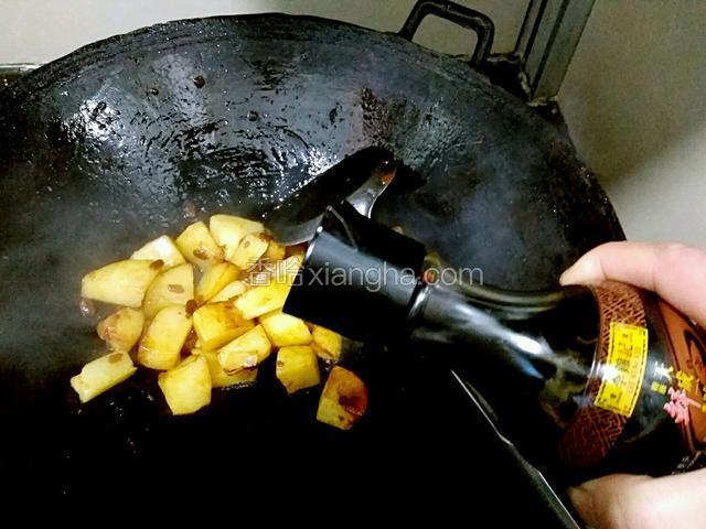 再加入李锦记天成一味特级鲜酱油