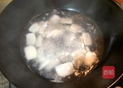 蒜蓉辣椒酱炒年糕的做法图解3