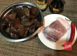 木耳炒肉丝的做法图解1