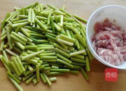 蒜薹炒肉的做法图解2