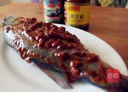 黄豆酱豉油蒸鲈鱼的做法图解8