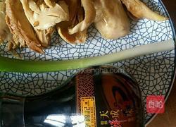 蒜苗鸡丝的做法图解1