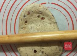 蔓越莓葡萄干软欧包的做法图解4