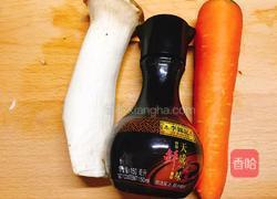 胡萝卜炒杏鲍菇的做法图解1