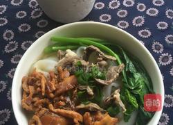 ＃李锦记#肉丝香菇捞汤河粉的做法图解11