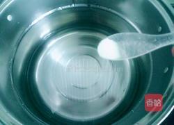 鸟巢（西兰花炒鹌鹑蛋）的做法图解2