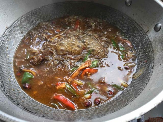 烧开小火3分钟左右即可.稍作收汤即可