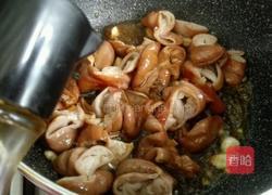 尖椒炒肥肠的做法图解4