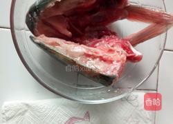 蒜蓉鱼头的做法图解2