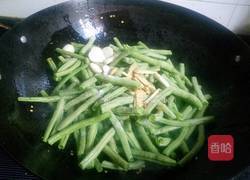 干煸豆角的做法图解6