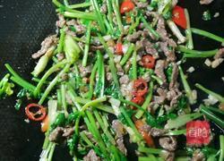 香菜炒牛肉丝的做法图解7
