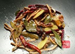 秘制红烧猪蹄的做法图解7