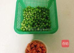 豌豆火腿肠的做法图解1