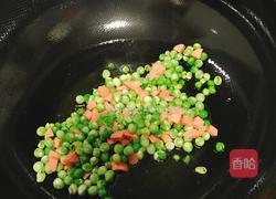 豌豆火腿肠的做法图解2