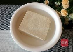 砂锅酿豆腐的做法图解1