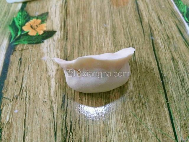 这是饺子反面样子。