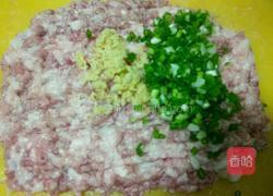 蒸蘑菇酿肉的做法图解3