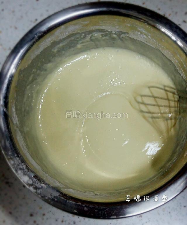 做松饼的面糊搅拌完成，面糊静置十分钟左右。