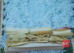 厚蛋苹果寿司的做法图解2